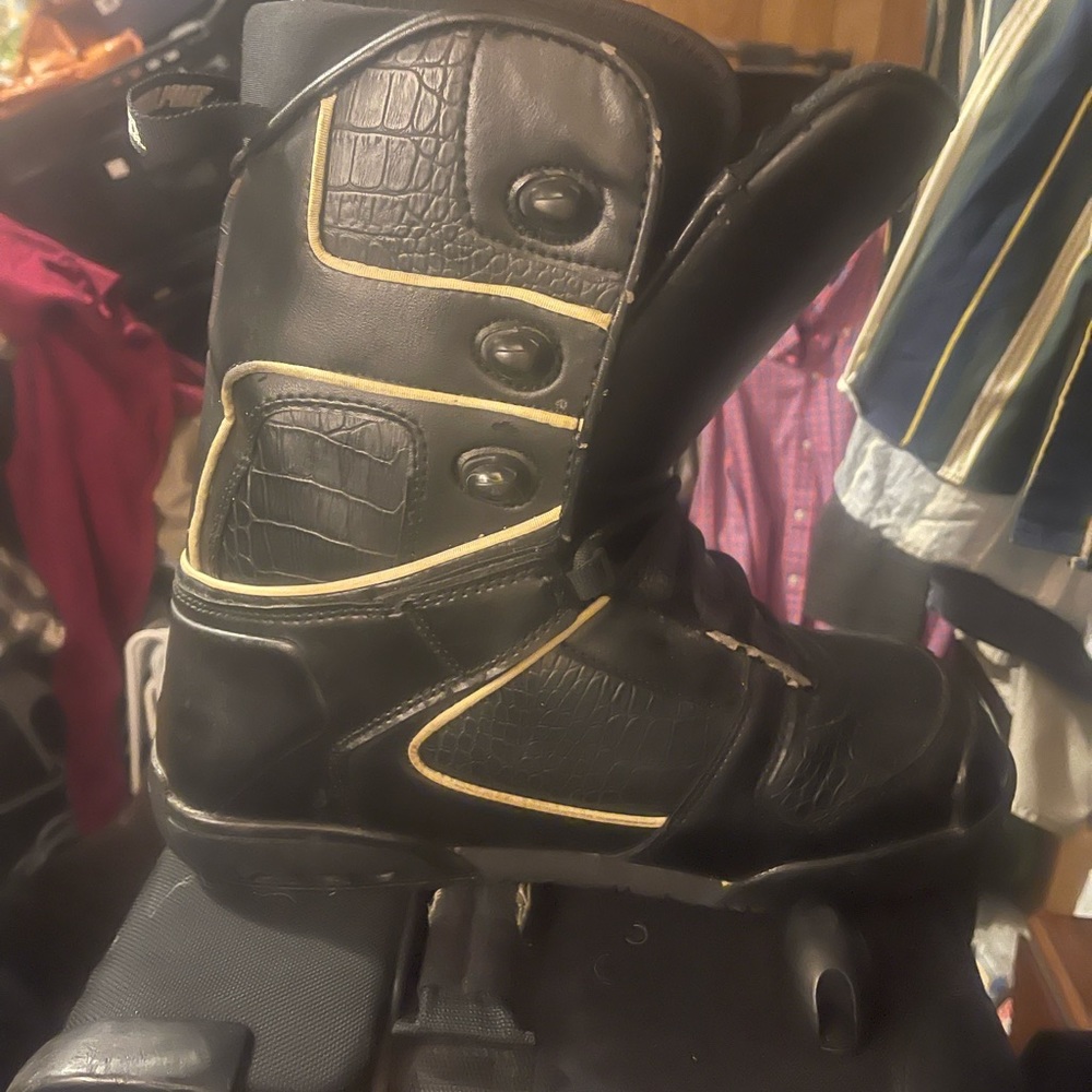 Triple Nickel Mens Snowboard boots size 12